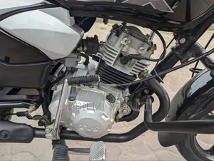 TVS HLX 125 2025 Black