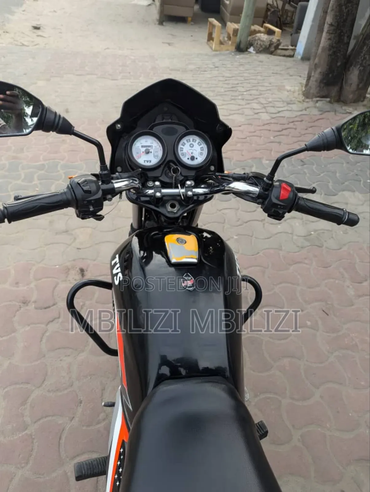 TVS HLX 125 2025 Black