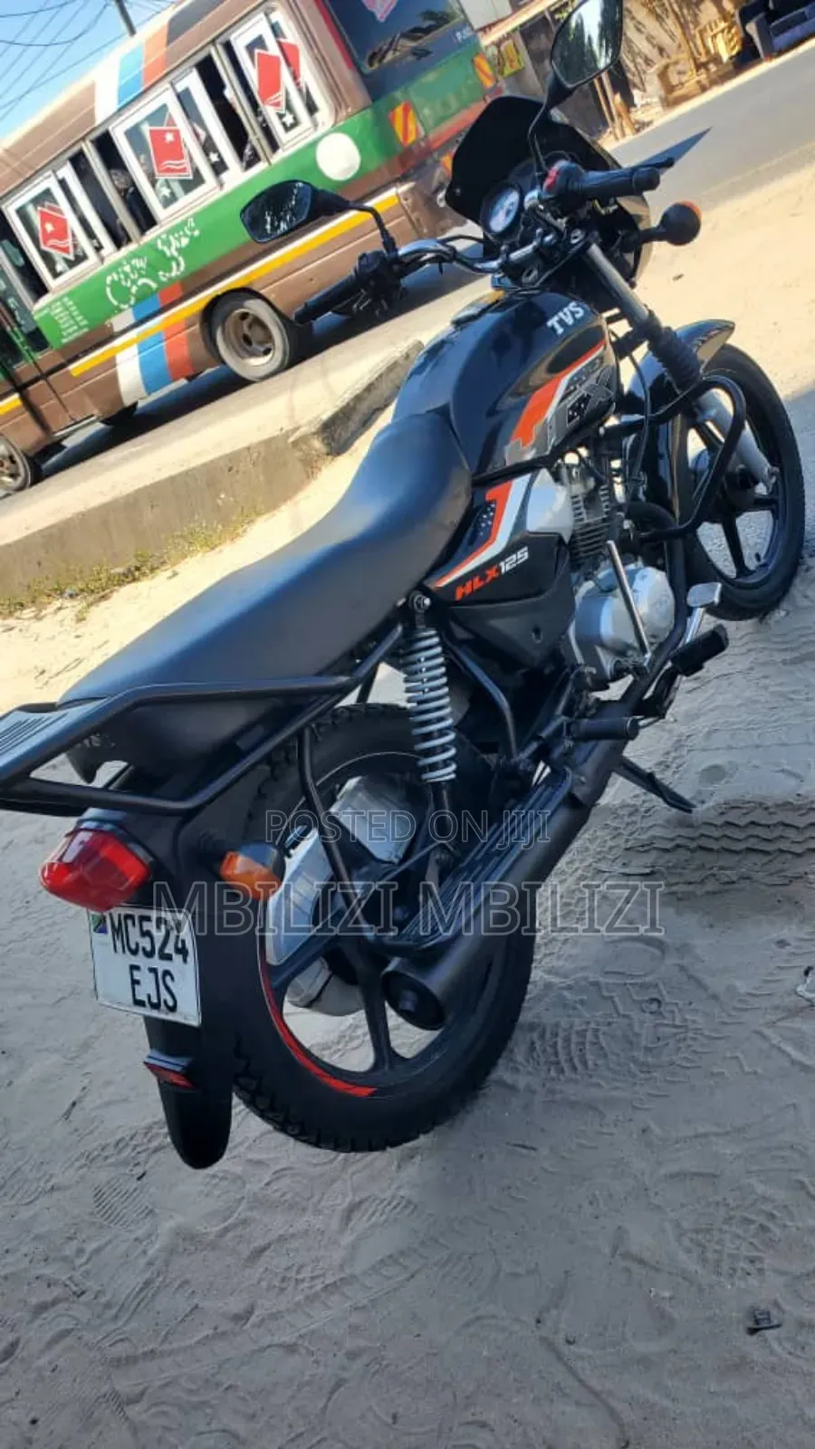 TVS HLX 125 2025 Black