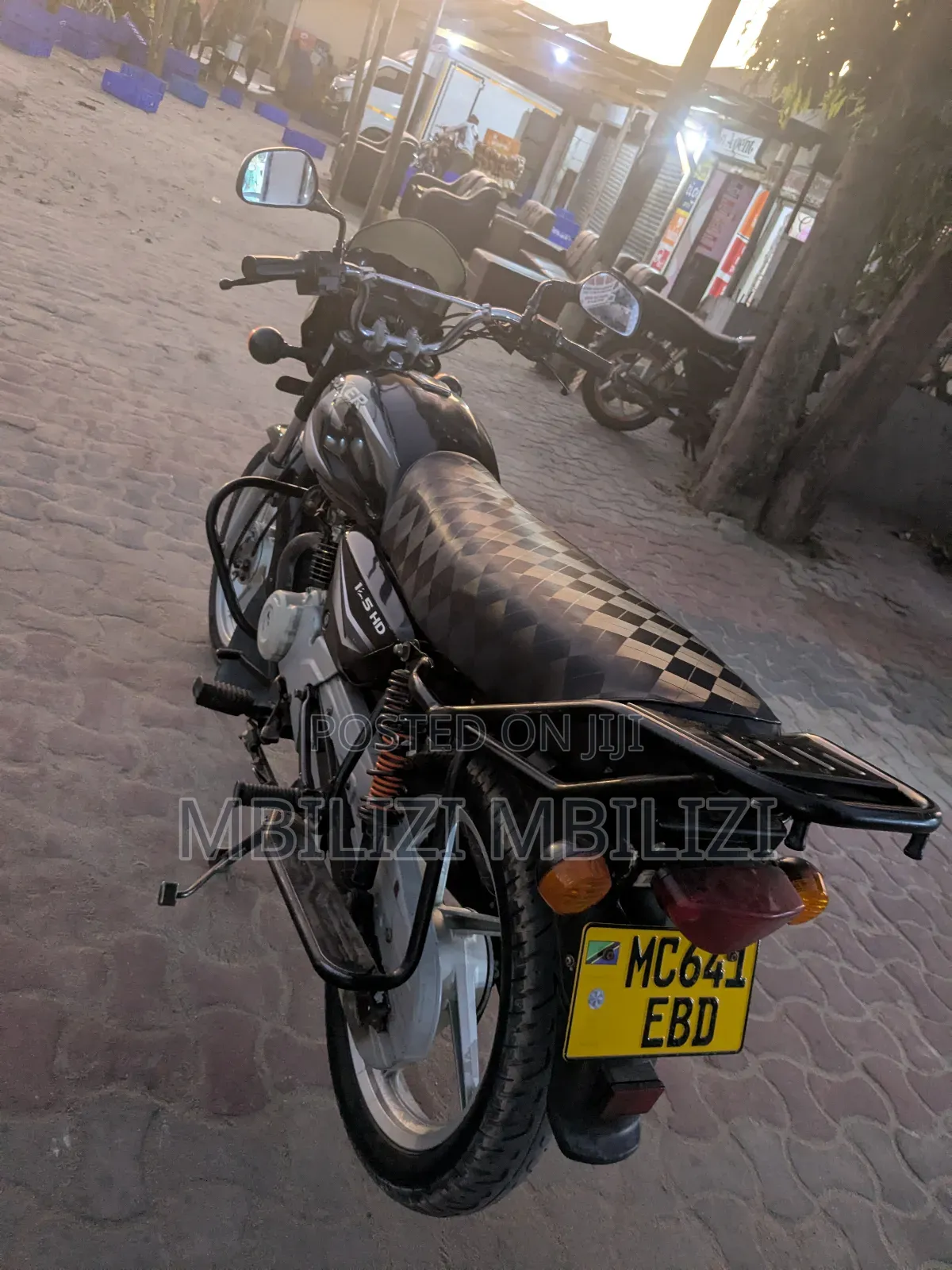 Bajaj Boxer X125 2024 Black