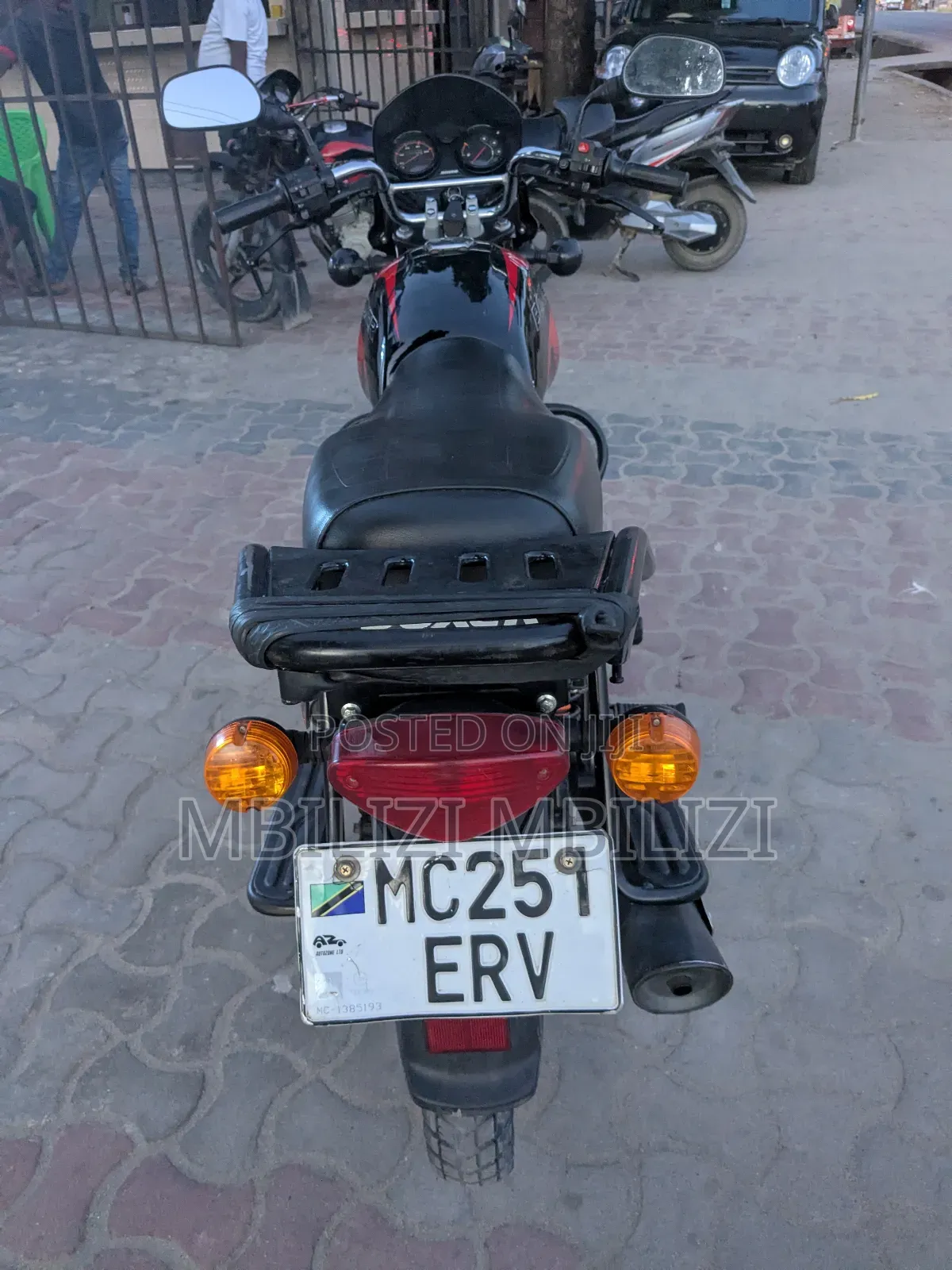 Bajaj Boxer X125 2025 Black