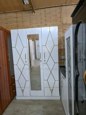 Kabati La Nguo Milango Mitatu Clothes Wardrobe
