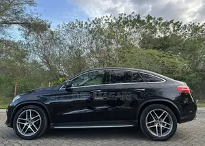 Mercedes-Benz 350D 2015 Black
