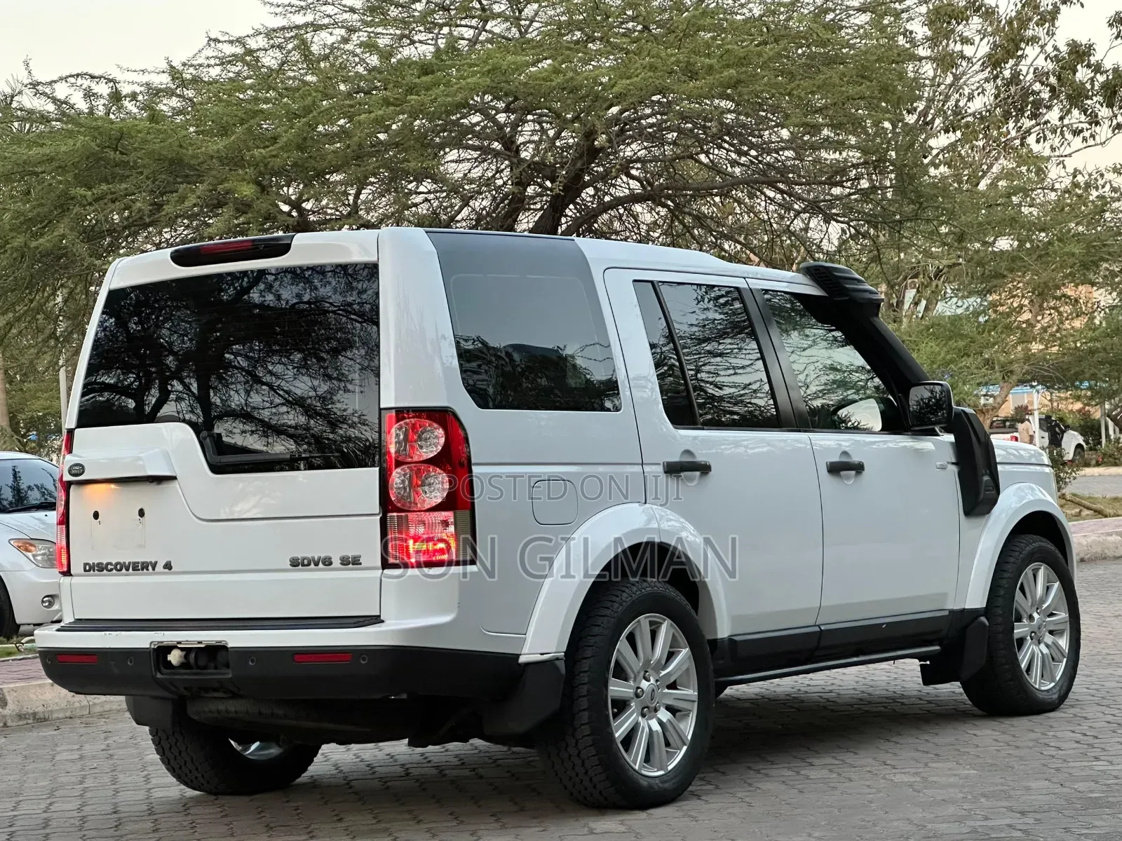 Land Rover Discovery 2014 Pearl