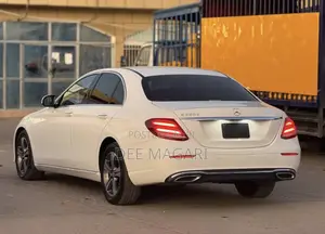 Mercedes-Benz E220 2017 White