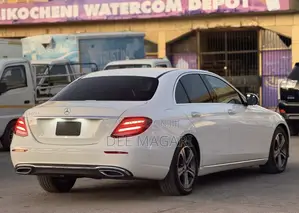 Mercedes-Benz E220 2017 White