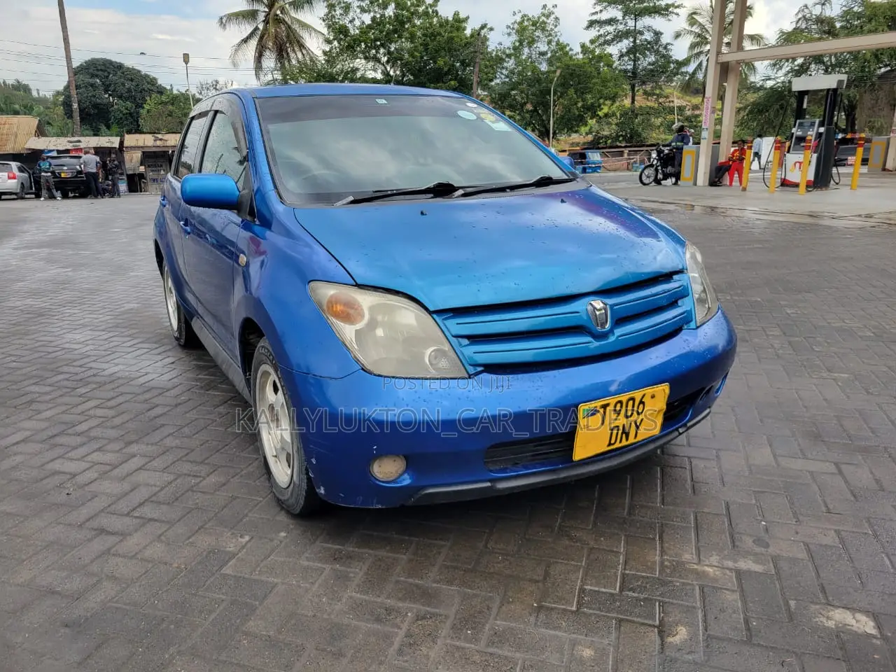 Toyota IST 2004 Blue