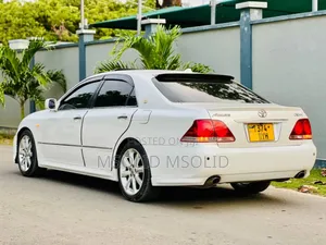 Toyota Crown 2006 White