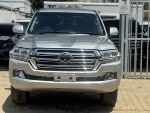Toyota Land Cruiser 2017 Silver