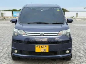 Toyota Spade 2013 Blue