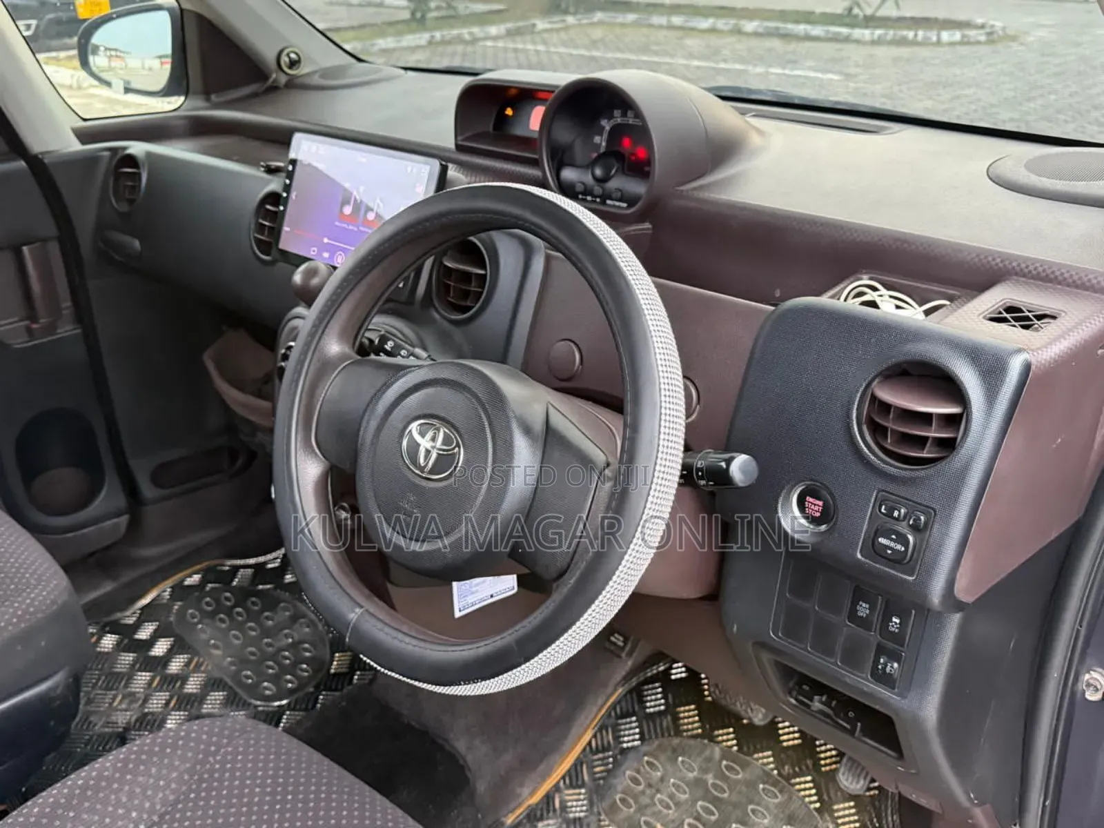 Toyota Spade 2013 Blue