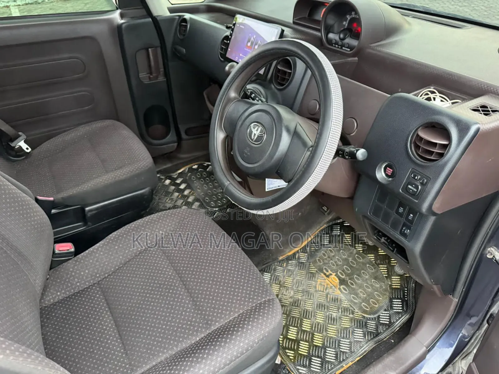 Toyota Spade 2013 Blue