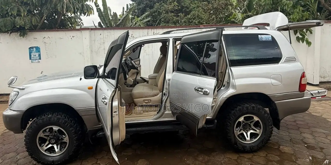 Toyota Land Cruiser 100 4.2 2006 Silver