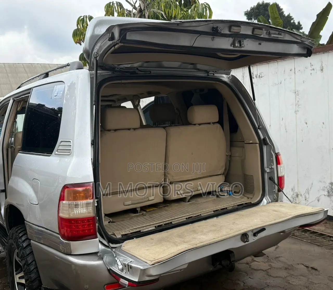 Toyota Land Cruiser 100 4.2 2006 Silver