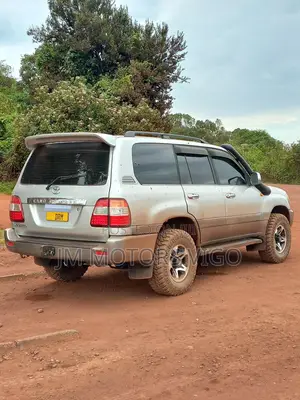Toyota Land Cruiser 100 4.2 2006 Silver