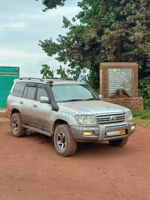 Toyota Land Cruiser 100 4.2 2006 Silver