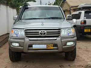 Toyota Land Cruiser 100 4.2 2006 Silver