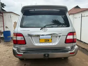 Toyota Land Cruiser 100 4.2 2006 Silver