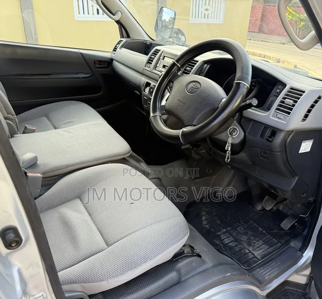 Toyota Quantum 2007 Silver