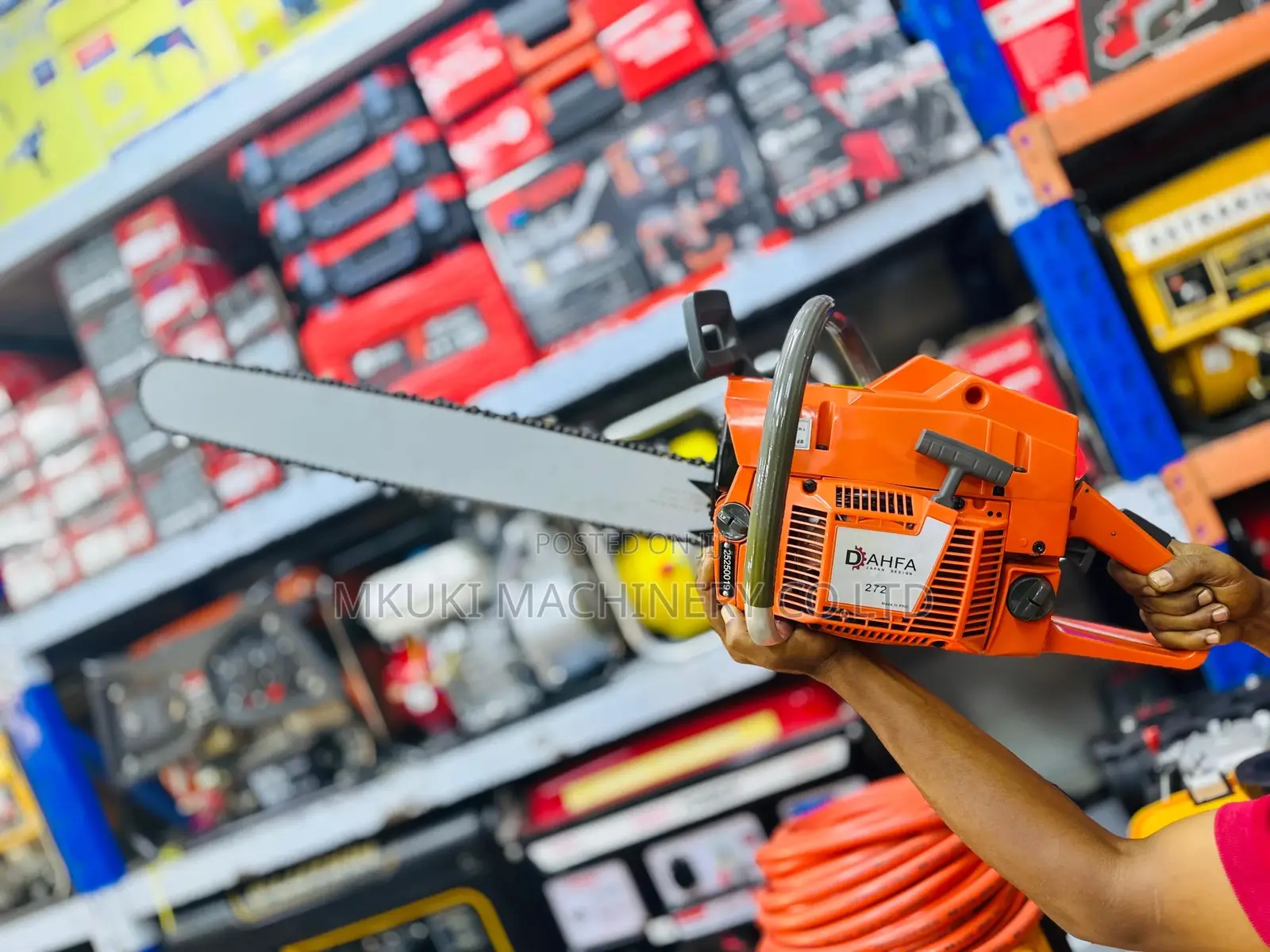 Chainsaw Dahfa 272 Brand New Available
