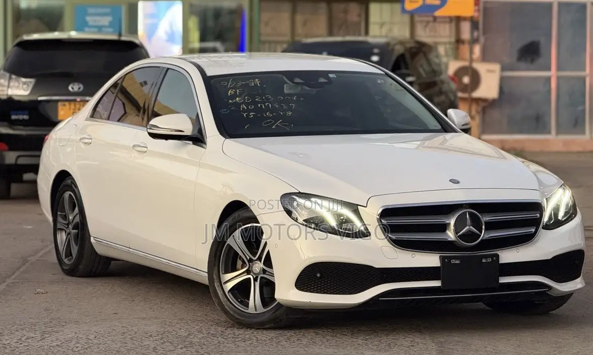 Mercedes-Benz E220 2017 White
