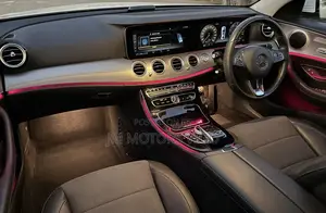 Mercedes-Benz E220 2017 White