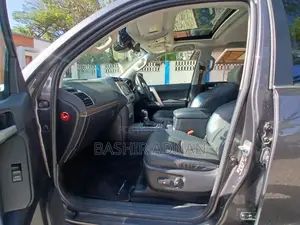 Toyota Land Cruiser Prado 2.8 2017 Gray