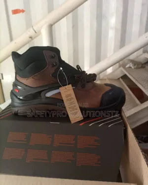 Pezzol Safety Shoes .