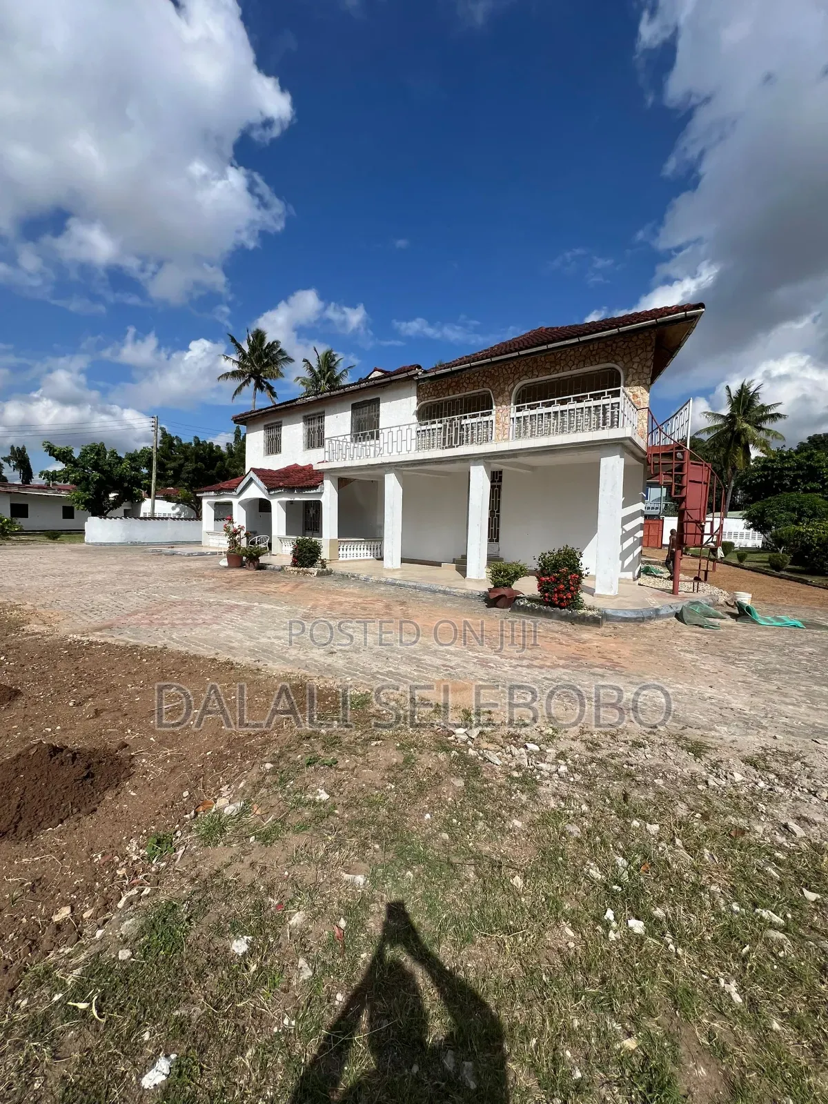 6bdrm Bungalow in Bahari Beach, Kinondoni for sale