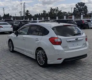 Subaru Impreza 2.0i Hatchback CVT 2012 White