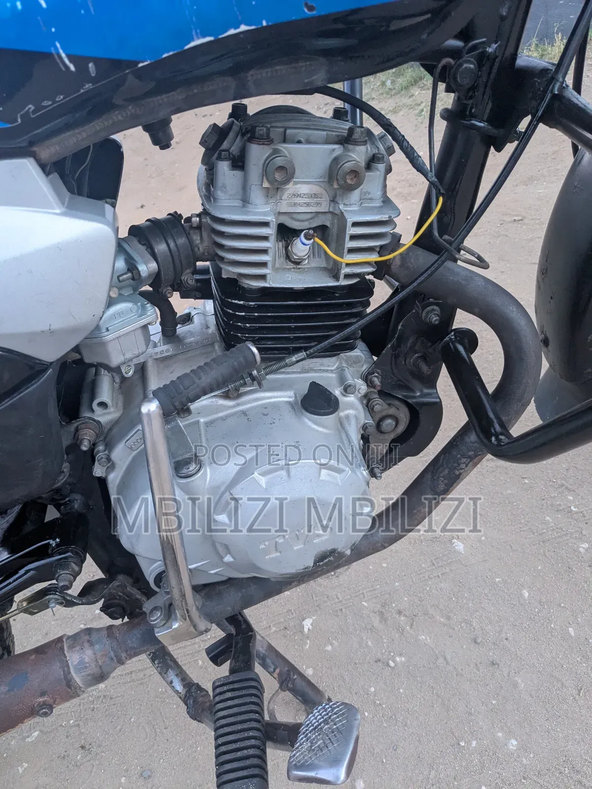 TVS HLX 125 2024 Black