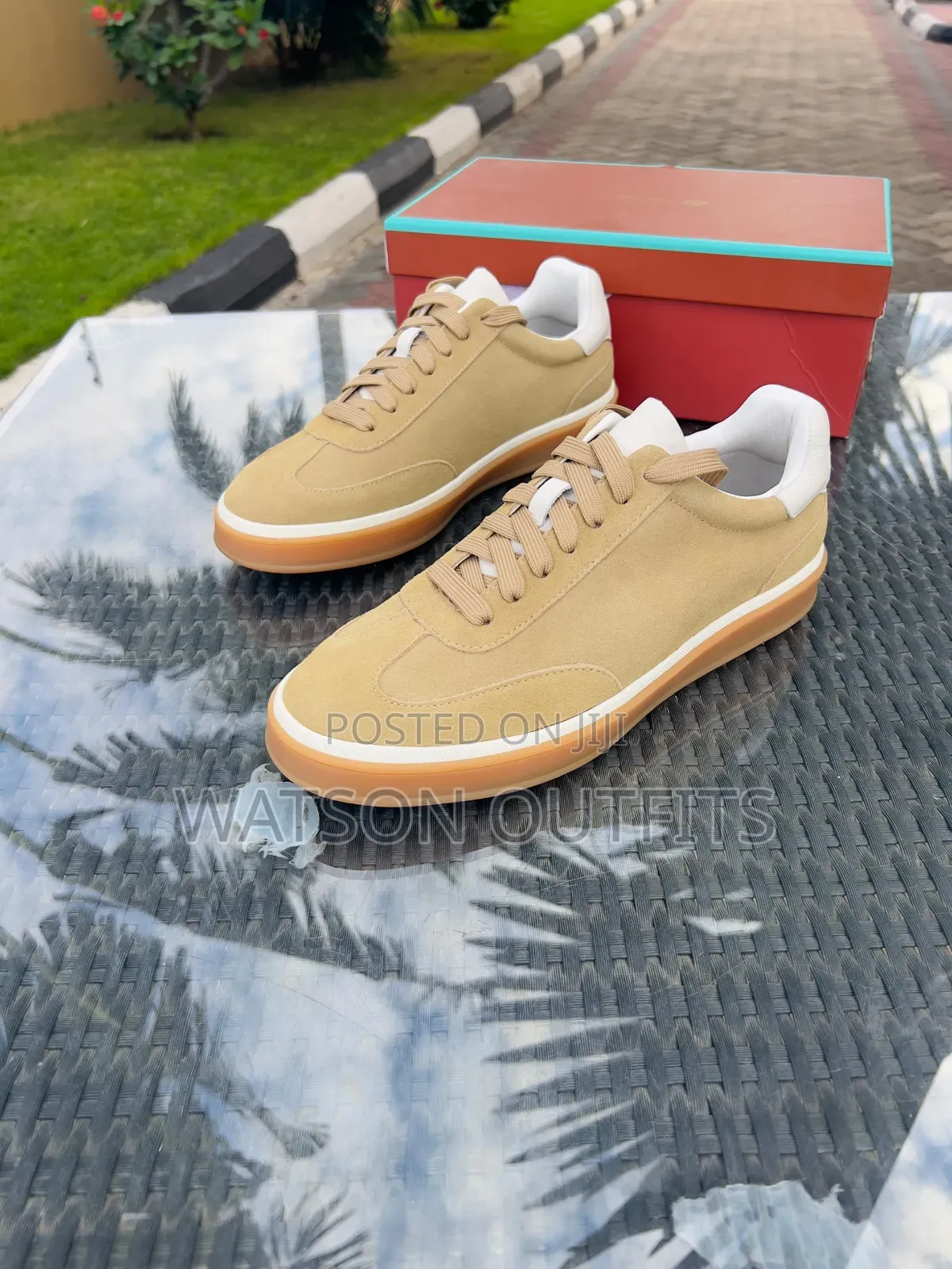 Sneaker Shoes or Footwears or Viatu Extraordinarily Very Classy