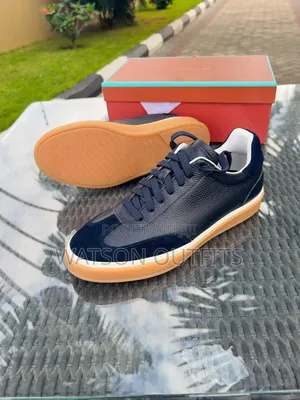 Sneaker Shoes or Footwears or Viatu Extraordinarily Very Classy