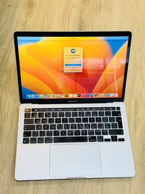 Laptop Apple MacBook Pro 2022 M2 8GB Apple M2 SSD 256GB