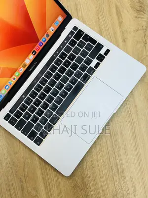 Laptop Apple MacBook Pro 2022 M2 8GB Apple M2 SSD 256GB