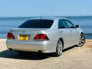 Toyota Crown 2006 Silver