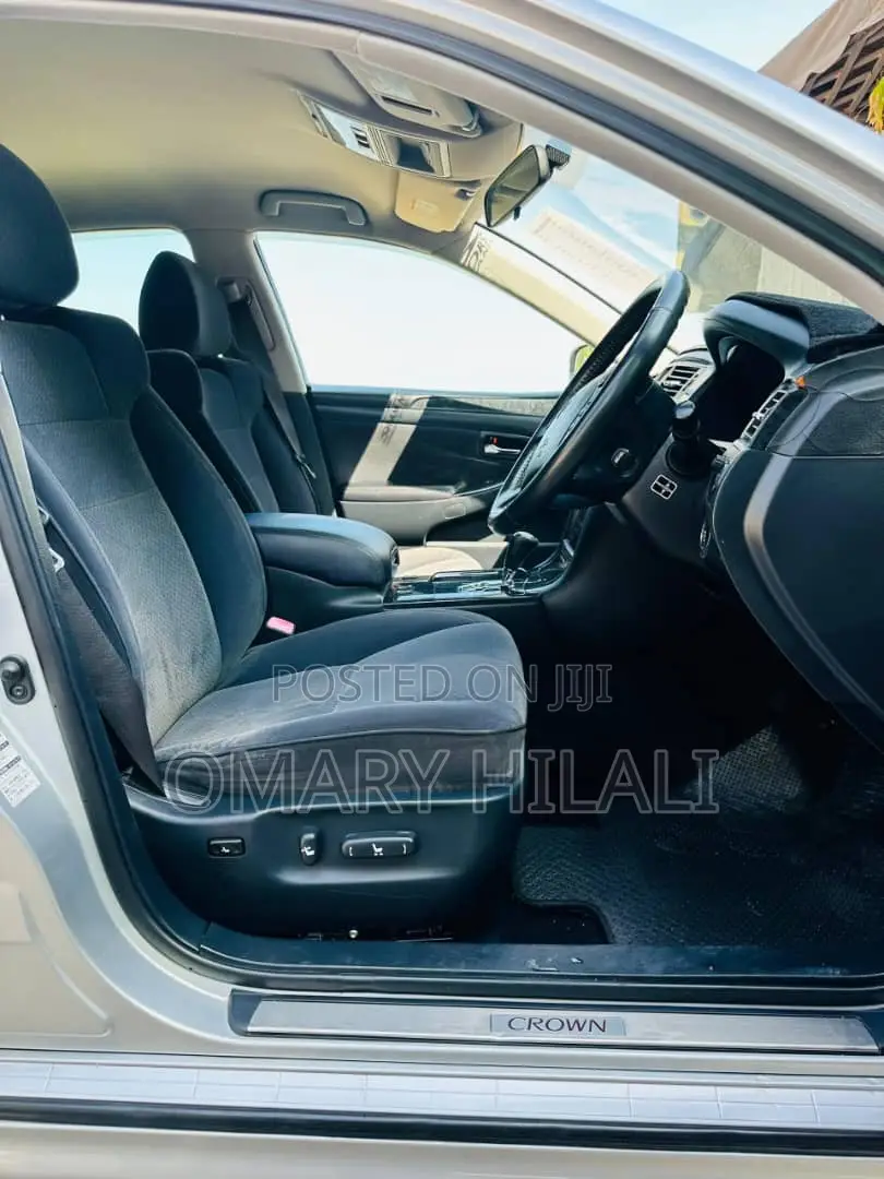 Toyota Crown 2006 Silver