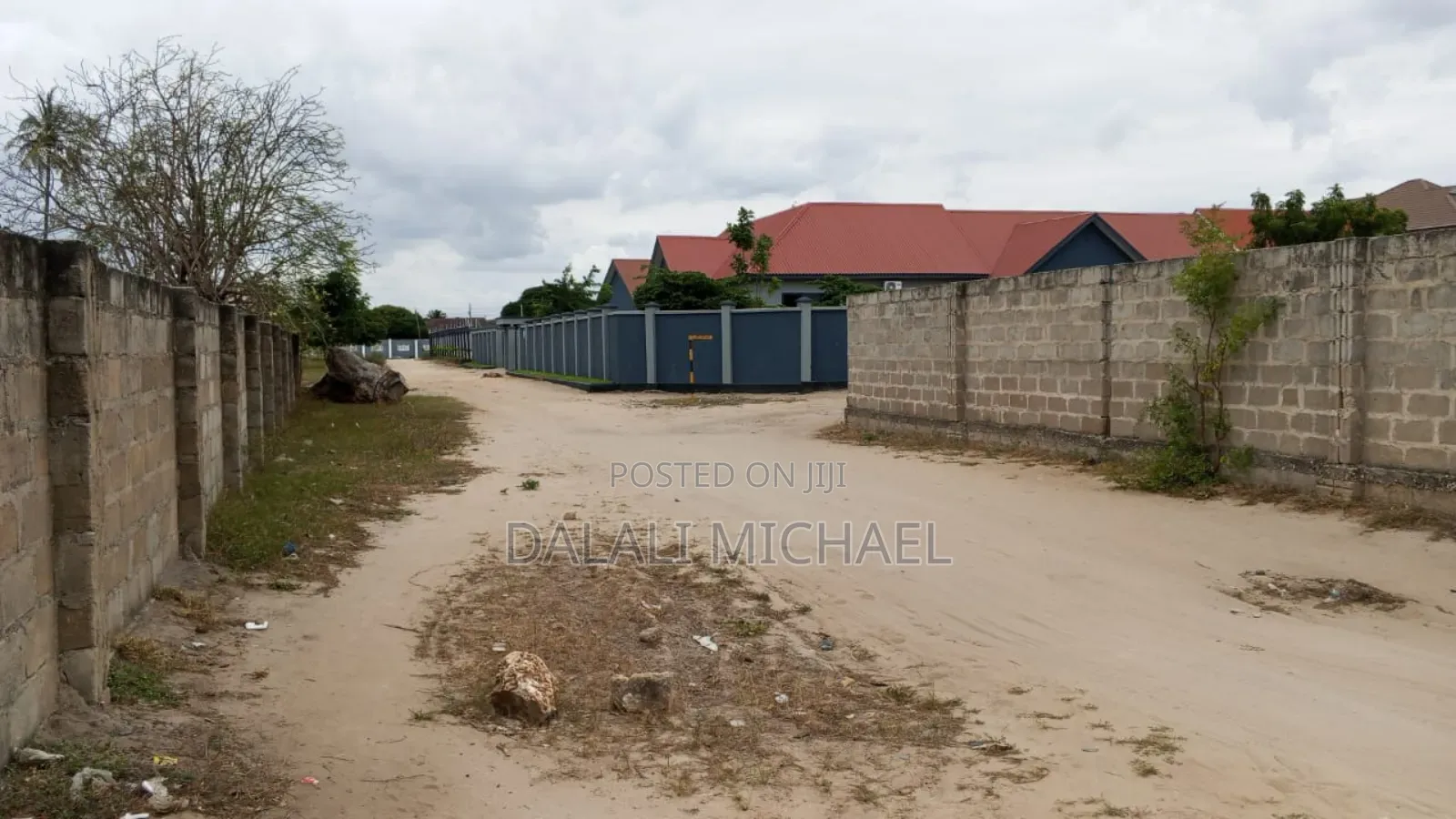 Eneo Linauzwa Ununio Beach