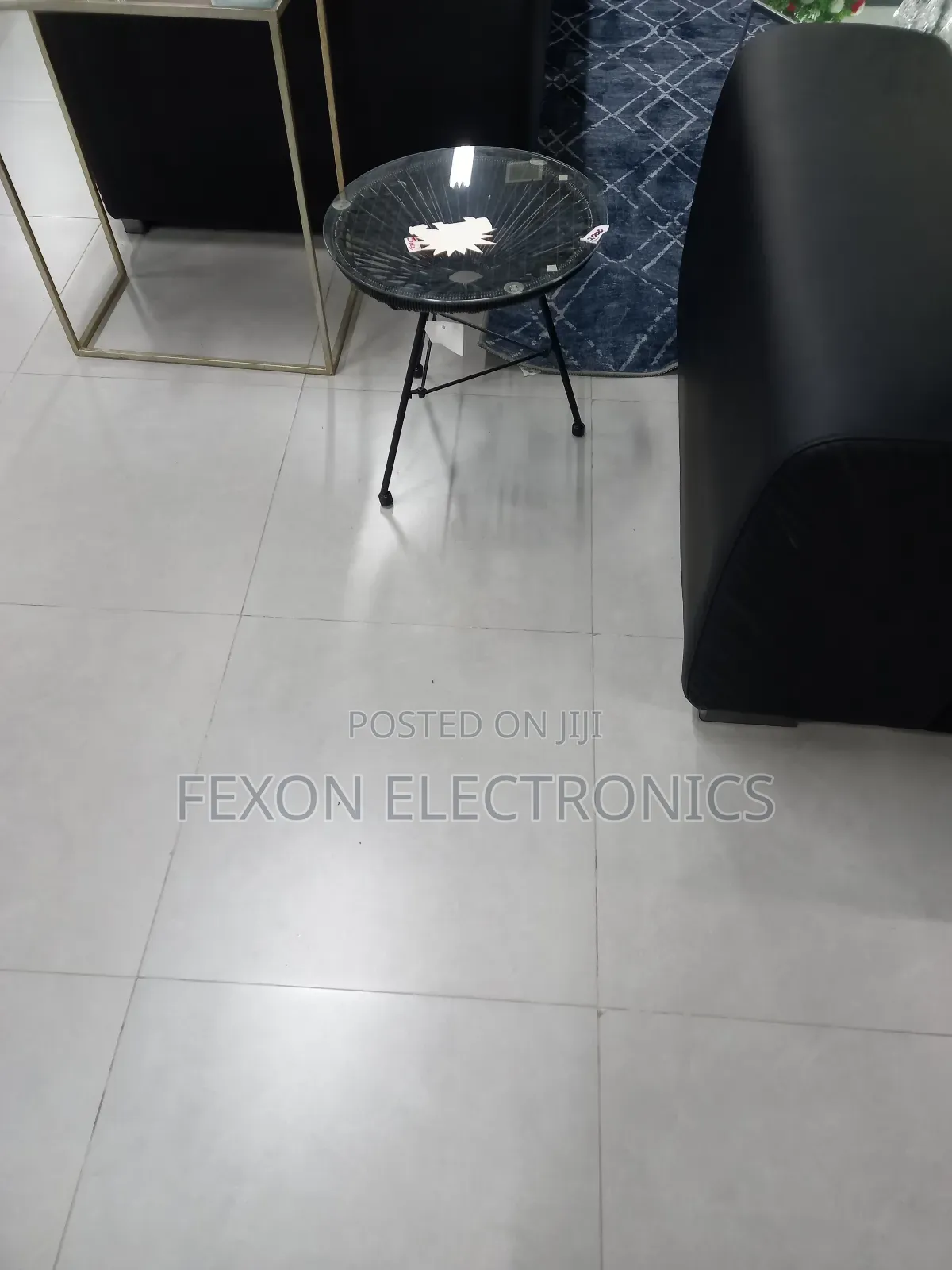Coffee Table/ Sided Round Table