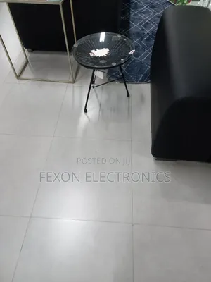 Coffee Table/ Sided Round Table