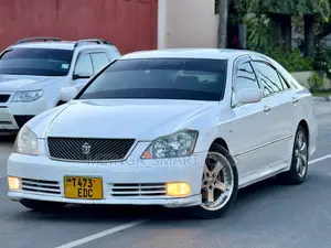 Toyota Crown 2005 White