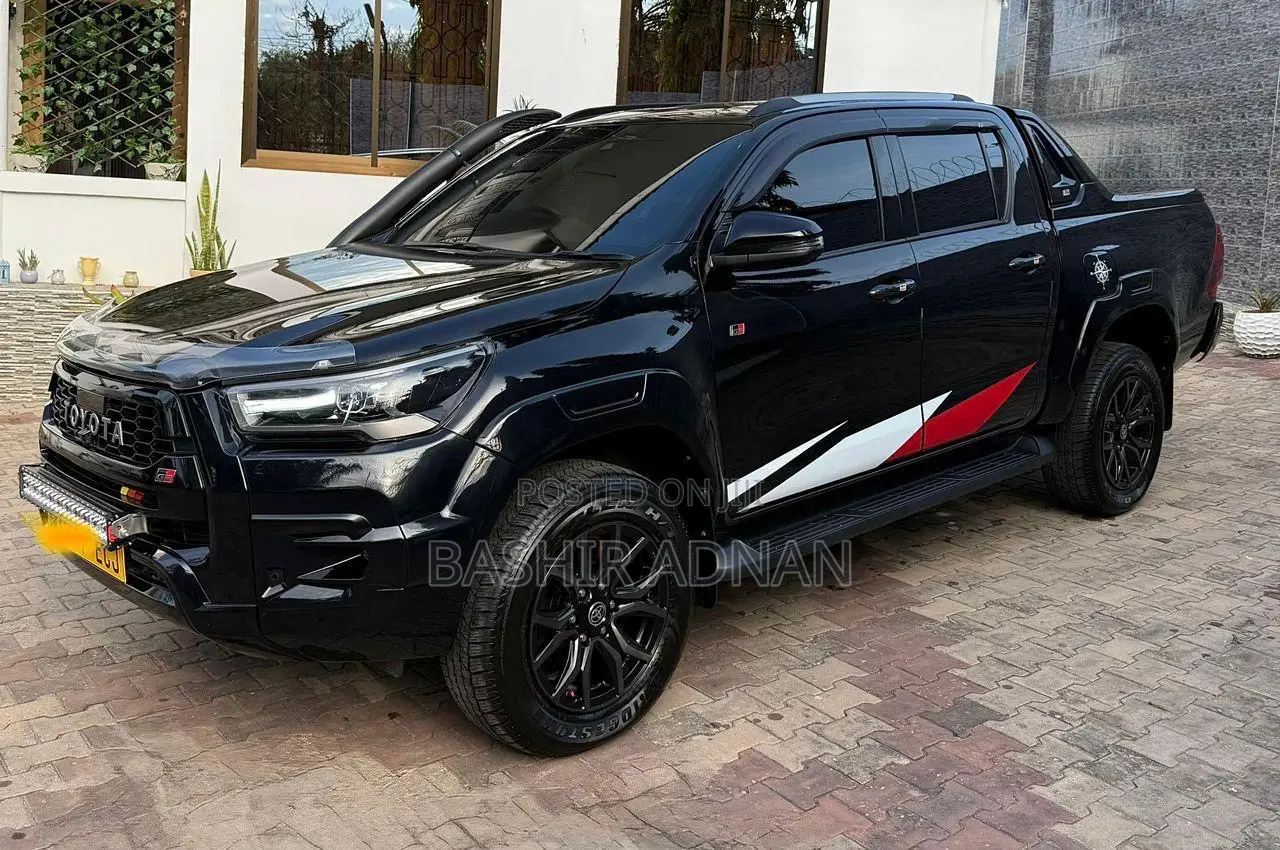 Toyota Hilux Revo Double Cab Deisel 2.8 RWD 2022 Black