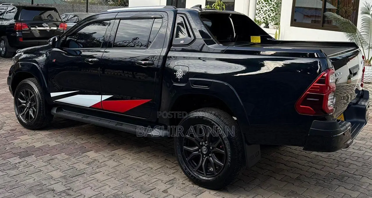 Toyota Hilux Revo Double Cab Deisel 2.8 RWD 2022 Black