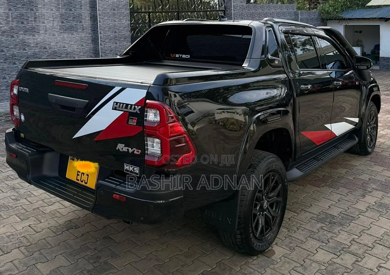 Toyota Hilux Revo Double Cab Deisel 2.8 RWD 2022 Black