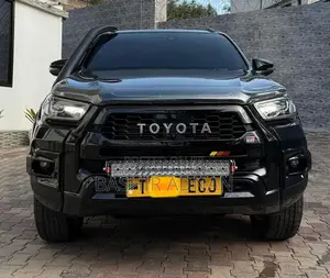 Toyota Hilux Revo Double Cab Deisel 2.8 RWD 2022 Black