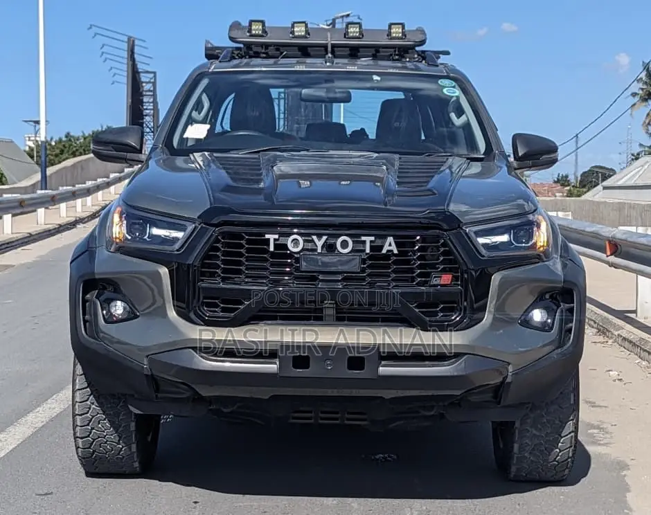 Toyota Hilux Revo Double Cab Deisel 2.8 RWD 2018 Gray