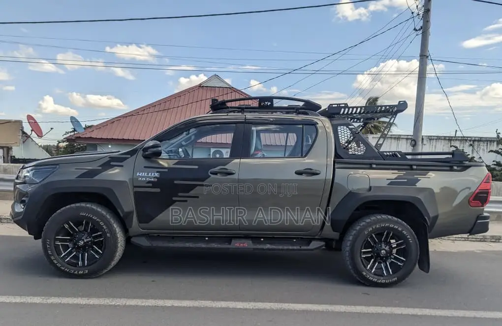 Toyota Hilux Revo Double Cab Deisel 2.8 RWD 2018 Gray