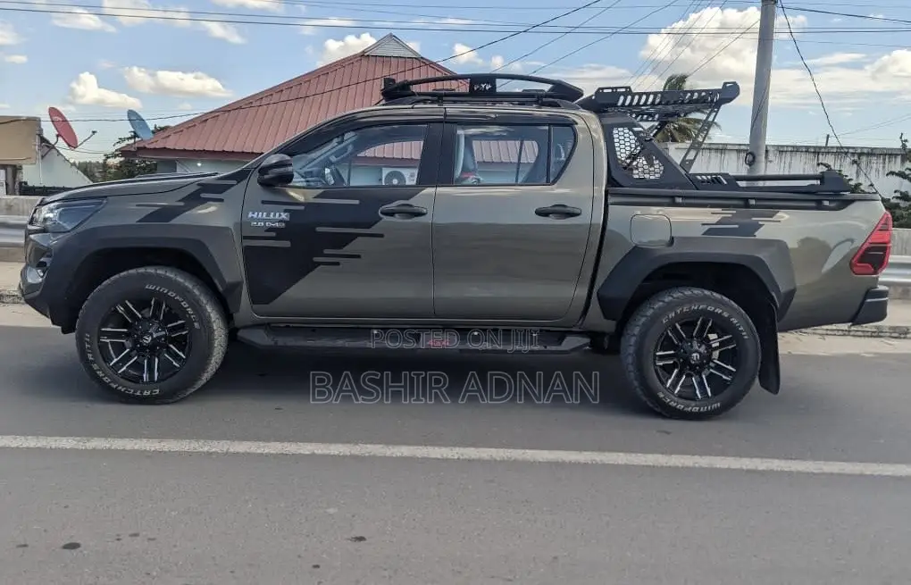 Toyota Hilux Revo Double Cab Deisel 2.8 RWD 2018 Gray