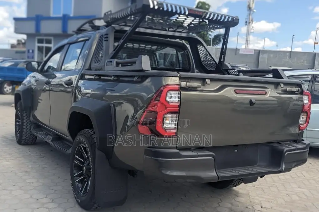 Toyota Hilux Revo Double Cab Deisel 2.8 RWD 2018 Gray