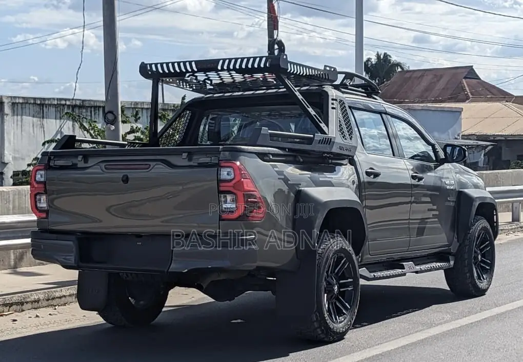 Toyota Hilux Revo Double Cab Deisel 2.8 RWD 2018 Gray